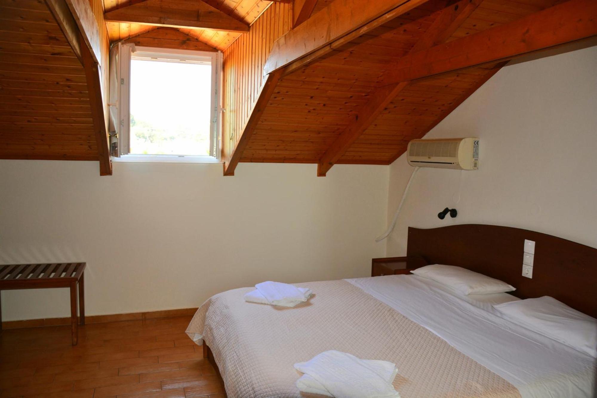 Red Rose Garden Apartment Циливи Екстериор снимка