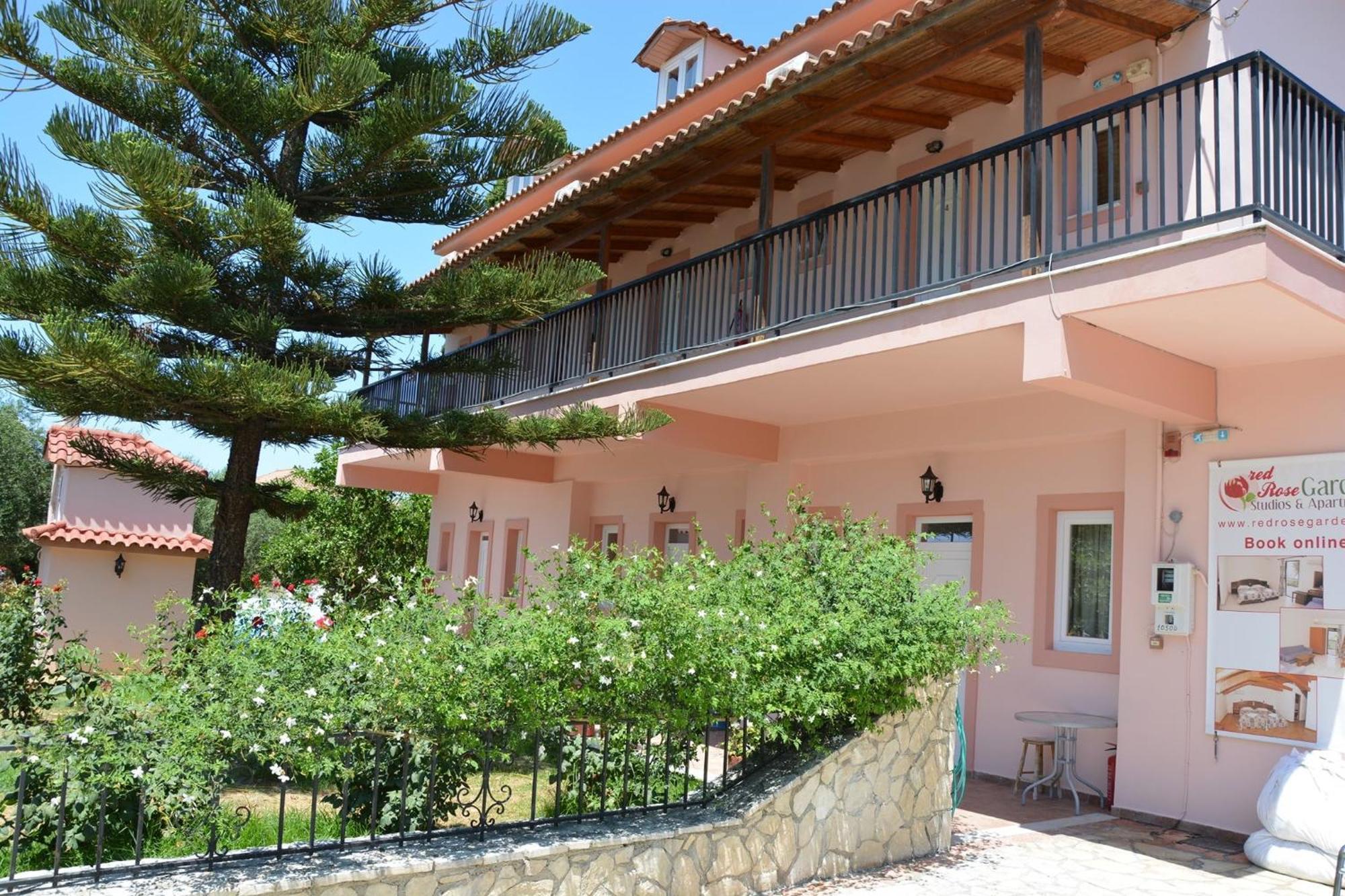Red Rose Garden Apartment Циливи Екстериор снимка