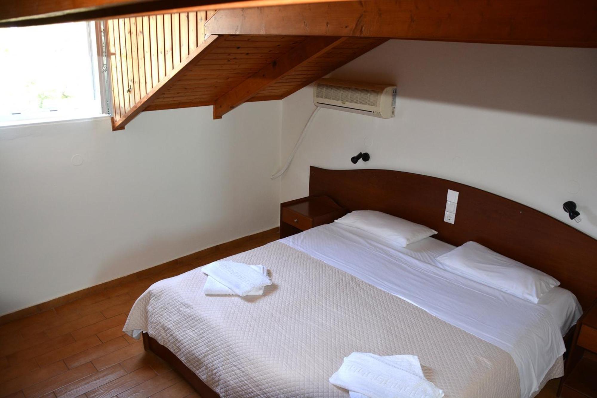 Red Rose Garden Apartment Циливи Екстериор снимка