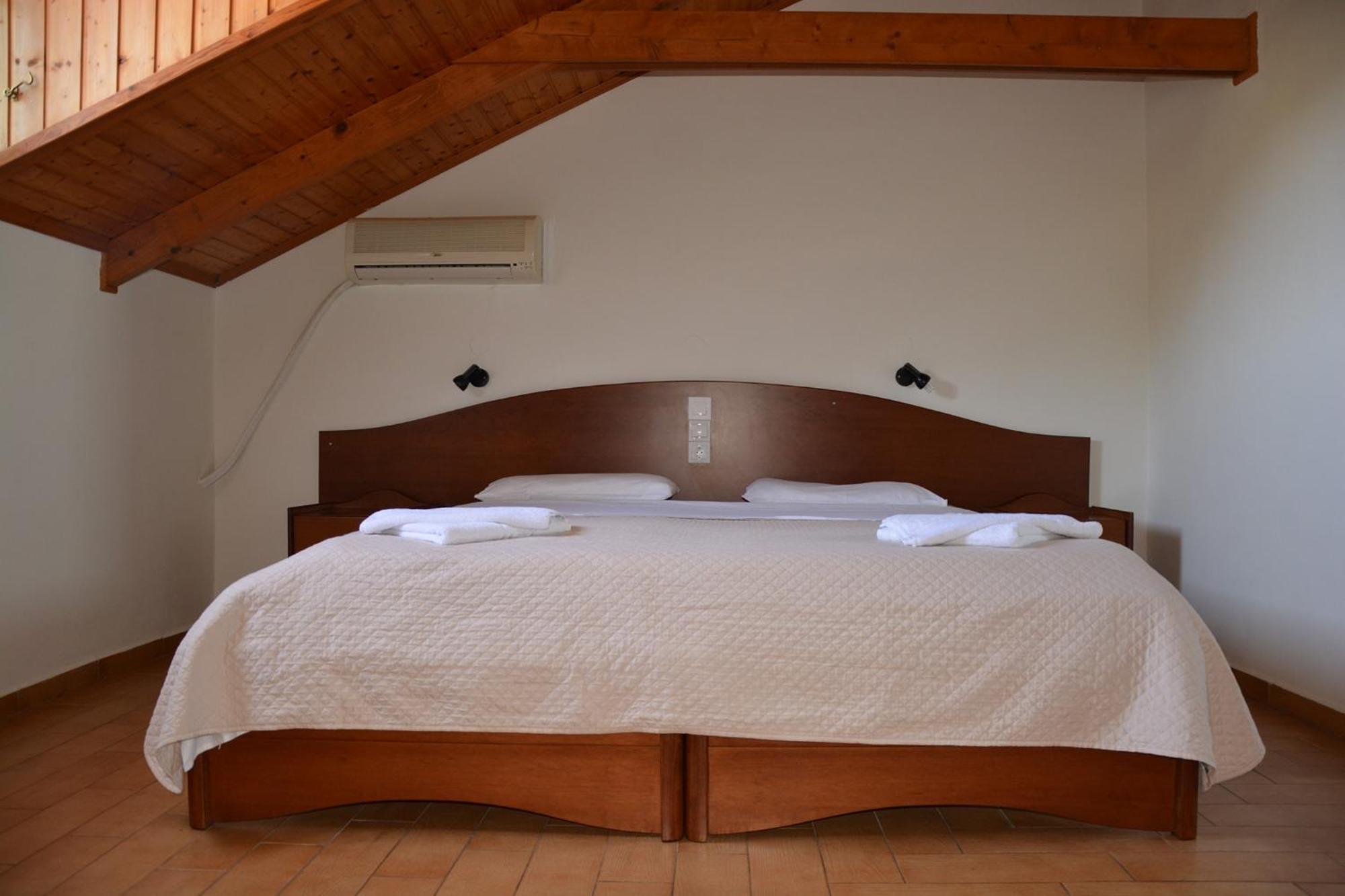 Red Rose Garden Apartment Циливи Екстериор снимка
