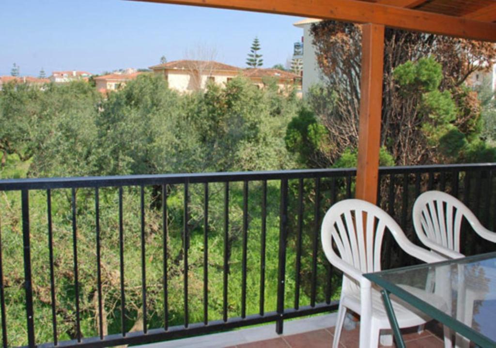 Red Rose Garden Apartment Циливи Екстериор снимка